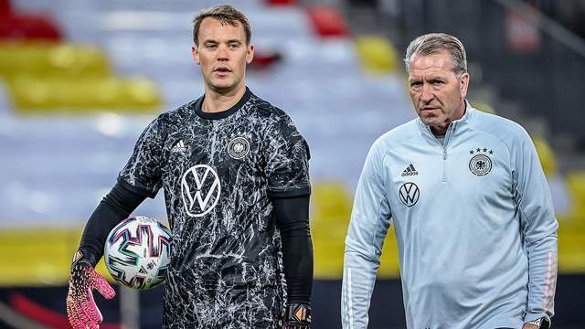 明对比的是 明对比的是