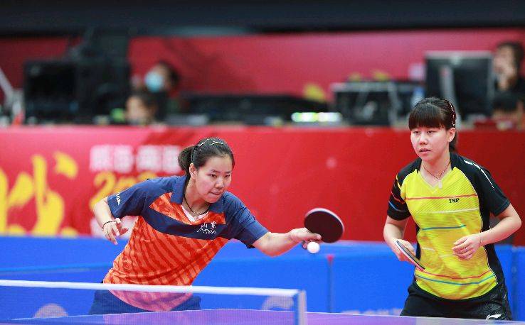 加强体育教 加强体育教