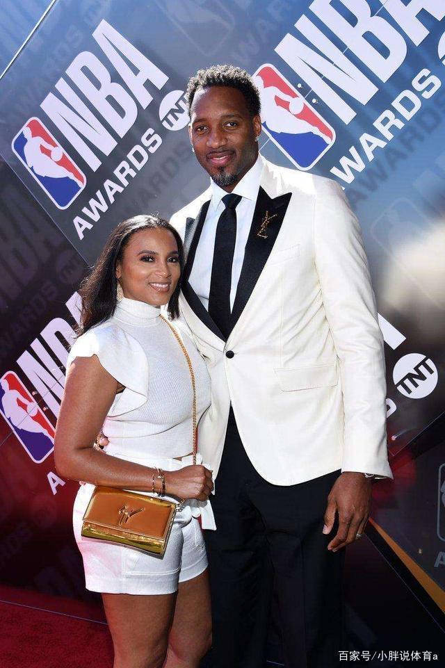 却释放出两 却释放出两